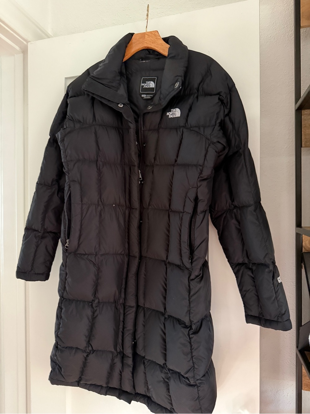 The North Face Women’s Black Puffer Jacket-M - Picture 3 of 14